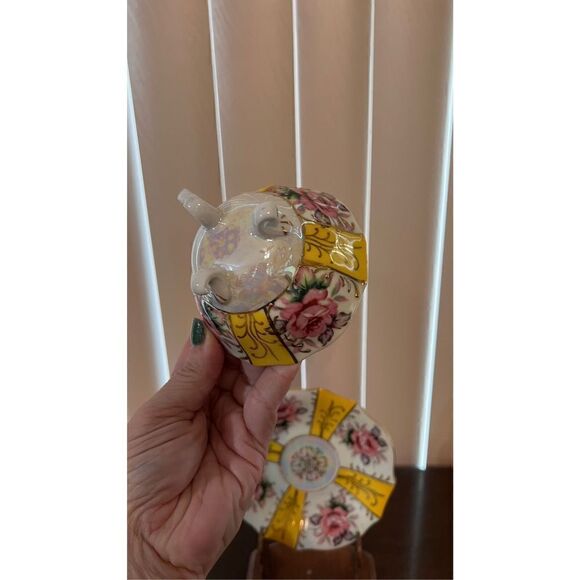 VINTAGE IRIDESCENT YELLOW TEA CUP AND SAUCER WITH ROSES - Picture 8 of 8